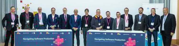 The Speakers & Hosts Oliver Viel Jaroslav Bláha Alexander Hofmann Carsten Rossbach Johannes Elsner Maik Krüger Johannes Bohnet Marc Hildebrandt Thomas Speck Andreas Hamprecht Hermann Sikora Rico Richter Carsten Rönneburg