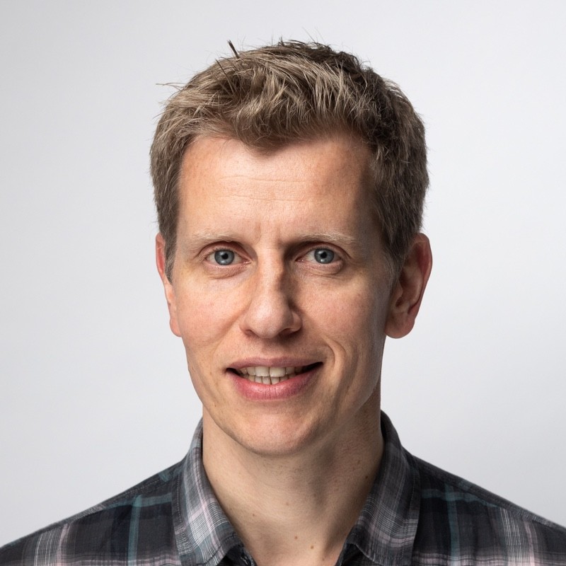 Dr. Bastian Halecker